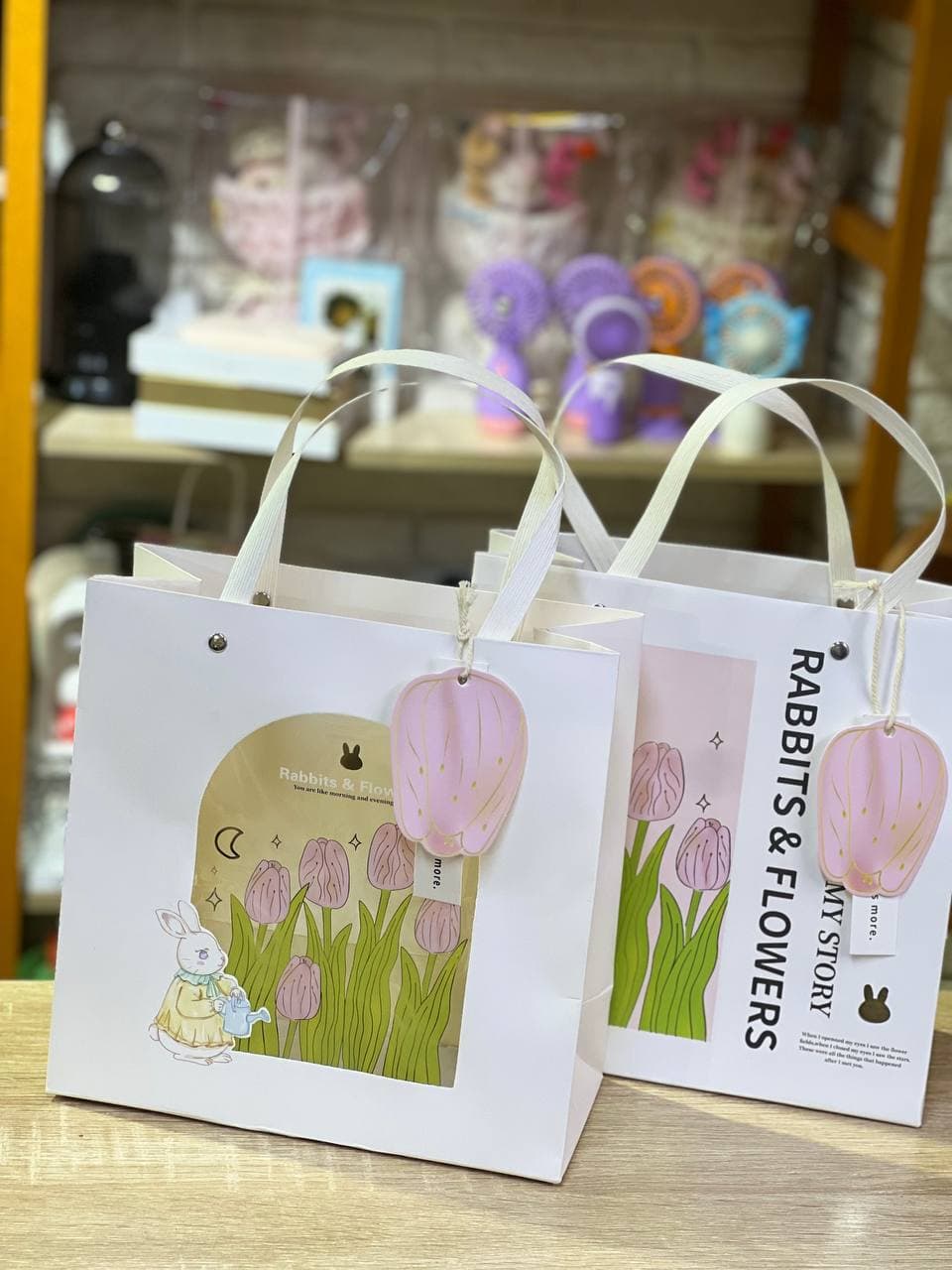 Сумка подарочная Rabbits & Flowers